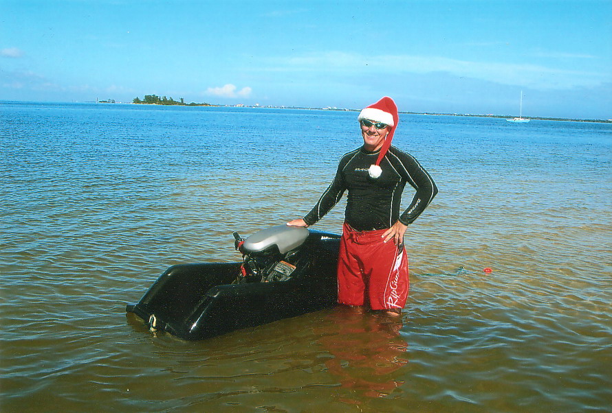 Scott 2007 Christmas jetski by Jane.jpg - 201kB