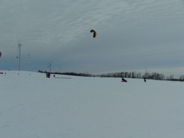 Tug Hill Snowkite festival 002,resize.jpg - 31kB