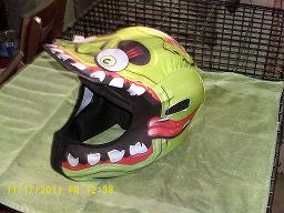 helmet 015-resize.jpg - 27kB