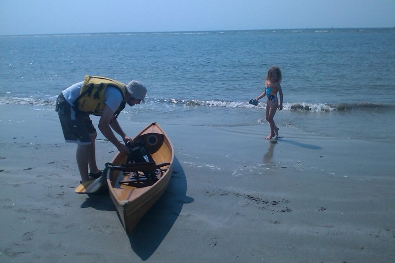 canoe.beach.jpg - 60kB