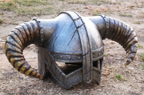 iron helm.jpg - 52kB